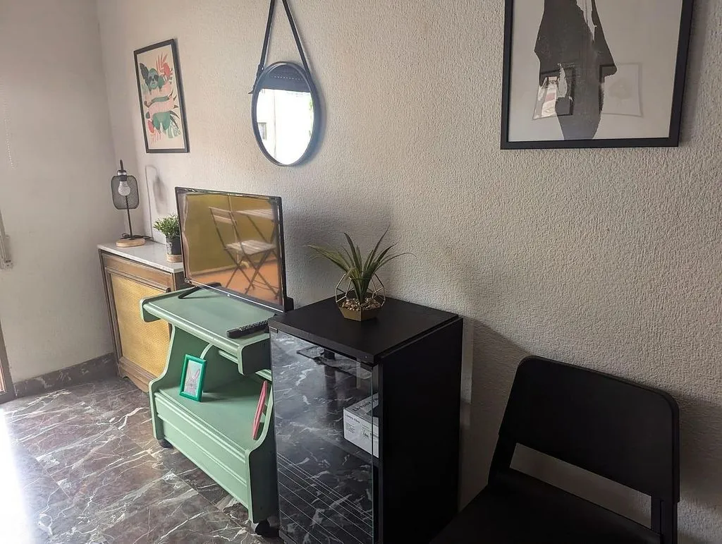 Kabinet - Spacious Apartment with Pool in Pajaritos, Granada