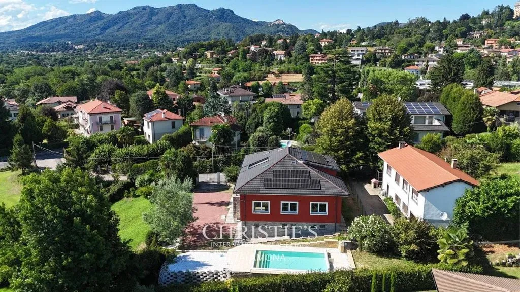 Õhuvaade - Luxury Villa with Pool in Casbeno, Varese