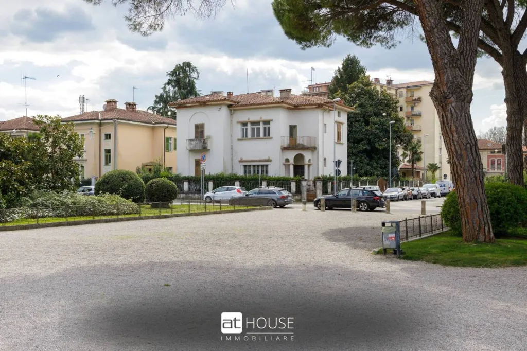Välivaade - Historic Villa with Park View in Gorizia