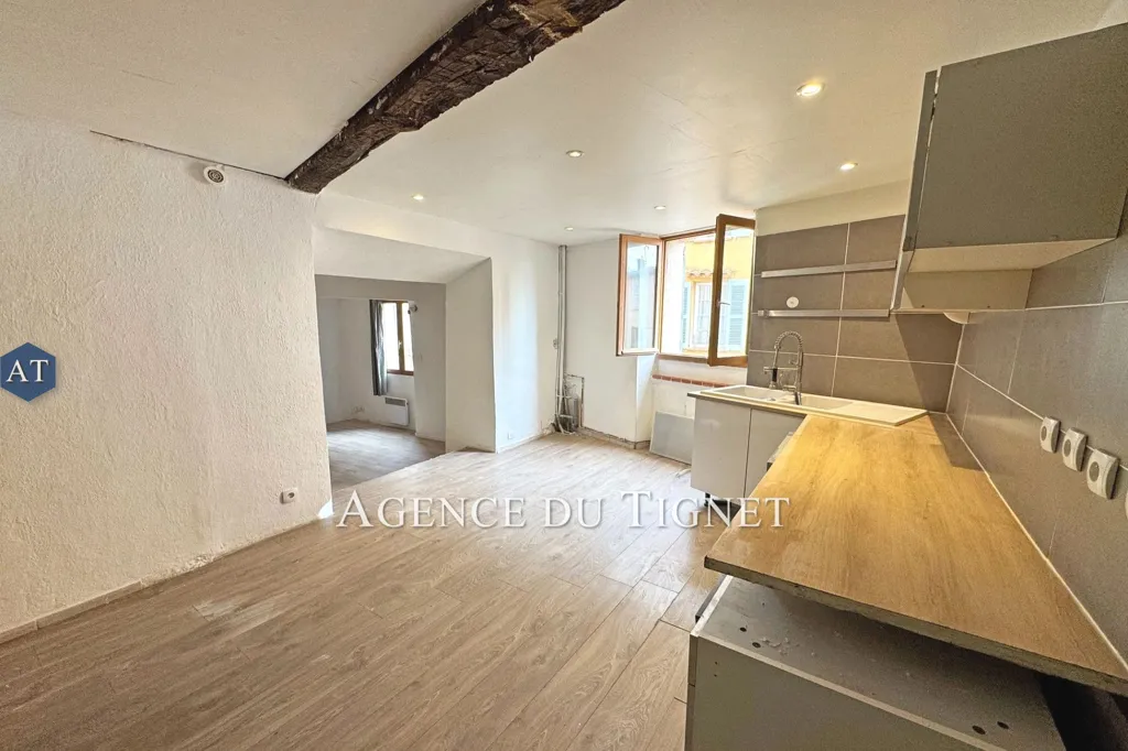 Cuisine - Appartement 4 Pièces en Maison de Village à Callian