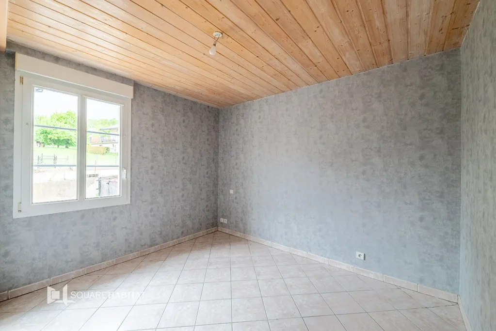 Pièces - Maison avec Terrasse à Ouhan