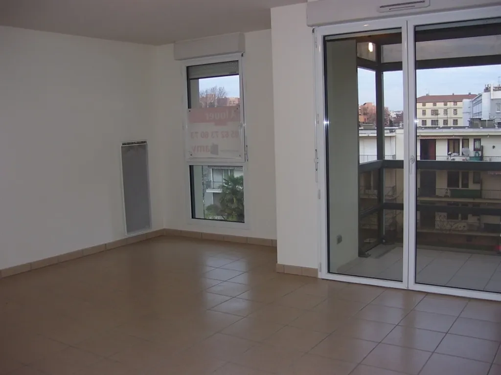 Elutuba - 3-Piece Apartment with Balcony in Nice