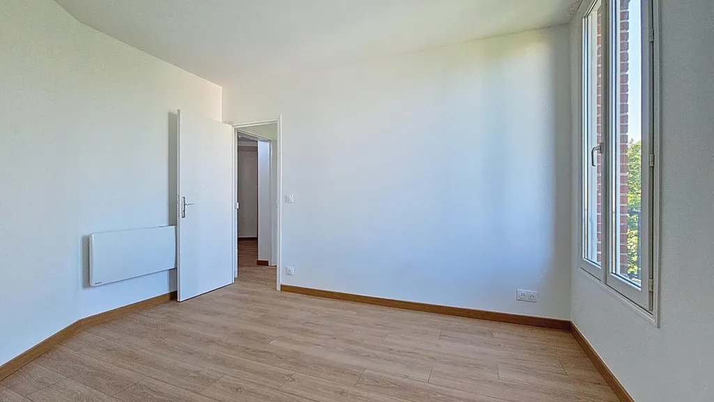 Pièces - Appartement Rénové au Dernier Étage à Les Lilas