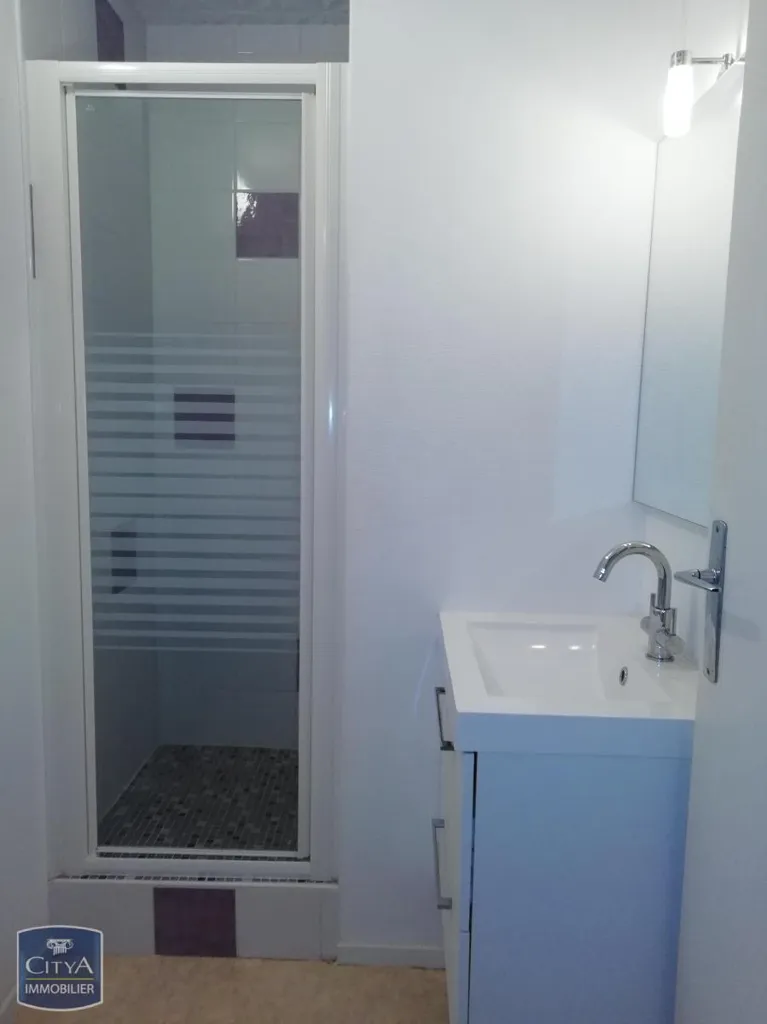 Bagni - 3-Piece Flat with Balcony in Trélissac