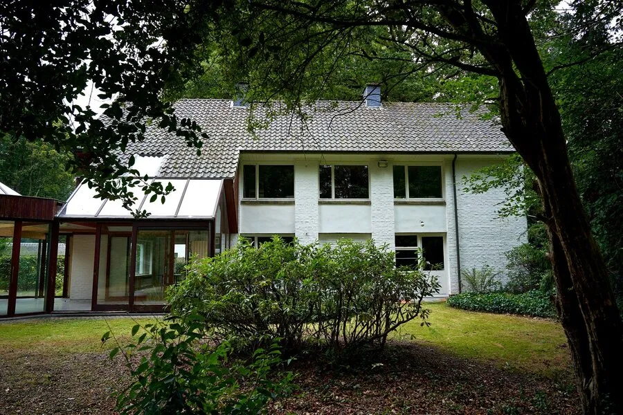 Extérieur - Villa des Années 60 sur un Grand Parc à Proximité de la Côte