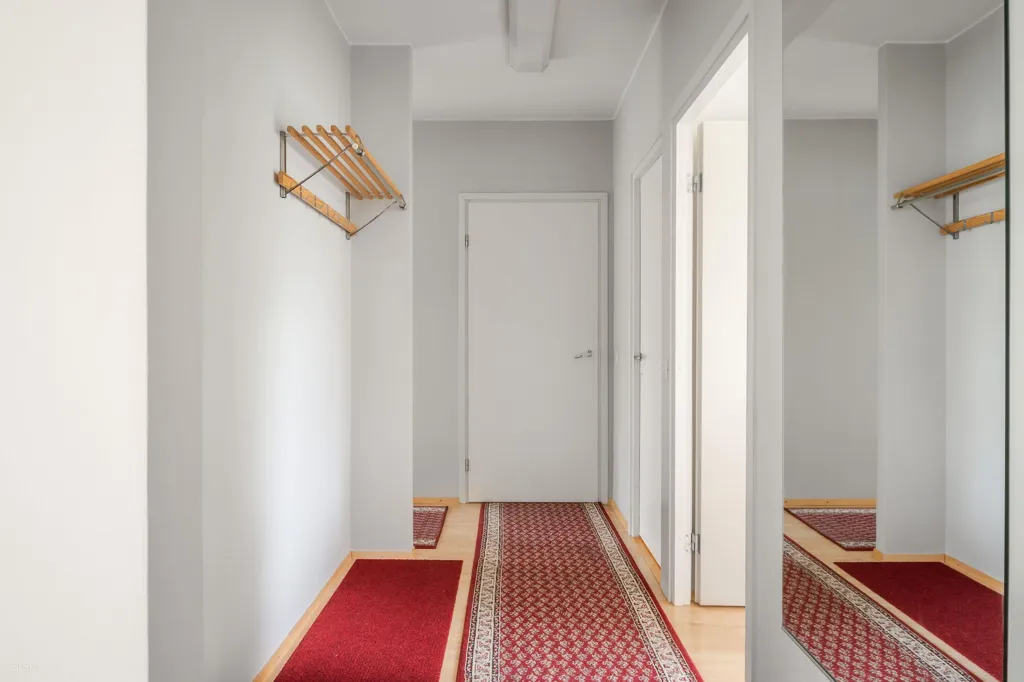 Hallway - 3-Bedroom Apartment with Balcony in Riutoja