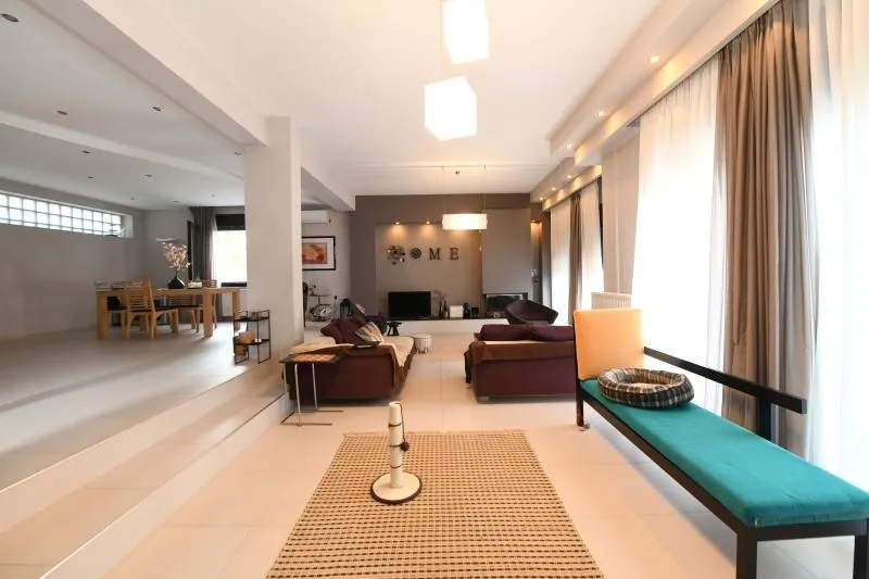 Séjour - Three-Bedroom House with Garden in Kallithea, Serres