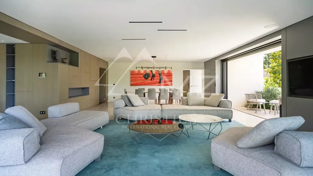 Living Room - Contemporary Villa with Pool in Cannes
