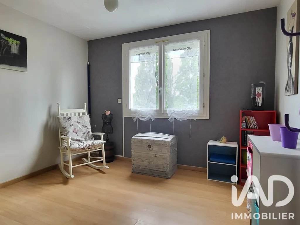Chambres - Appartement avec Parking et Cave à Rezé
