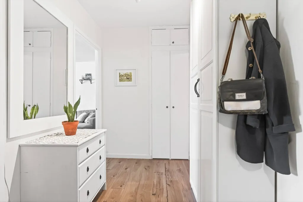 Esik - Apartment with Balcony in HSB Videt, Degerfors