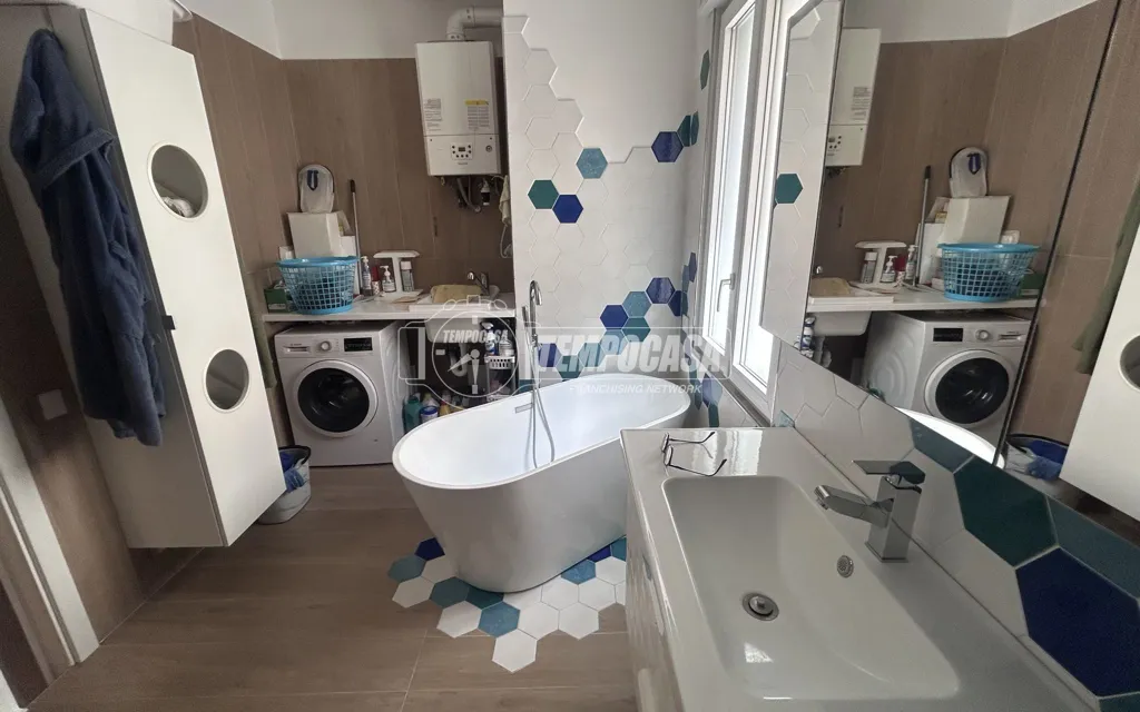 Bagni - Appartamento ristrutturato con balcone a Pomigliano D'Arco