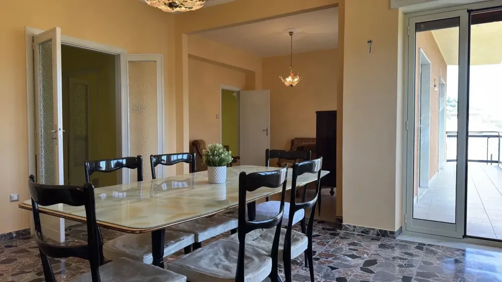 Söögituba - Apartment with Balcony in Cosenza