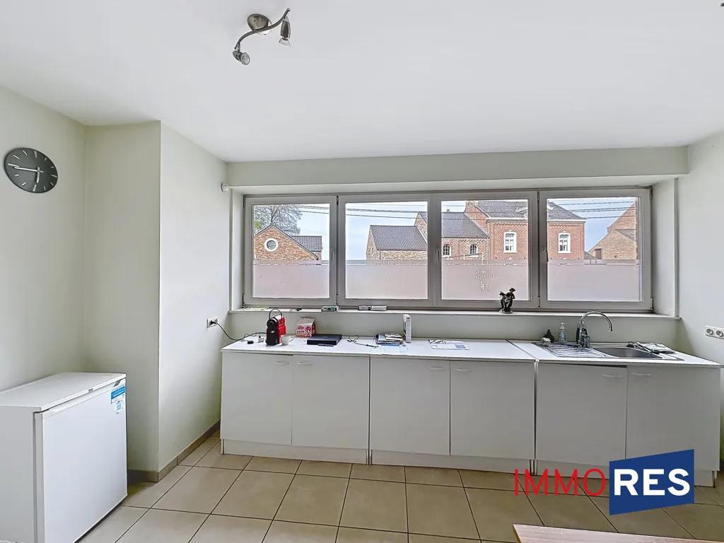Köök - Office-Converted Apartment with Garden in Juprelle