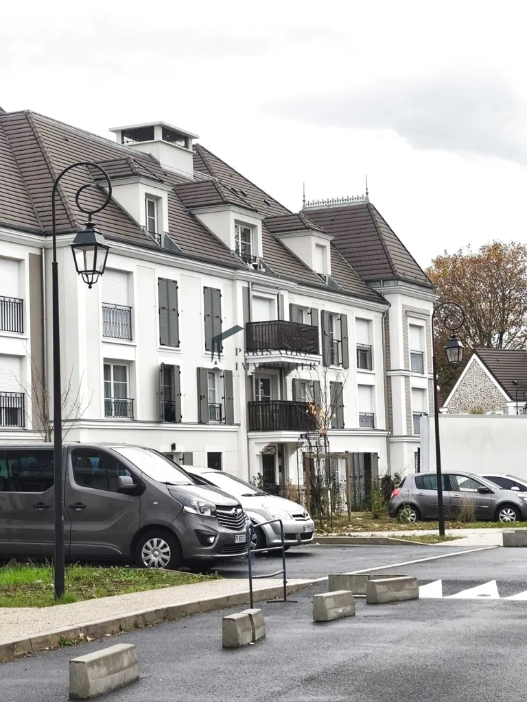 Esterno - Accessible 2-Bedroom Flat with Balcony in Le Blanc-Mesnil