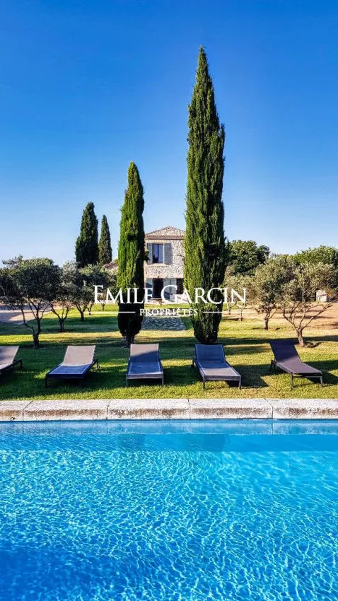 Bassein - Rustic Mas with Pool in Provence