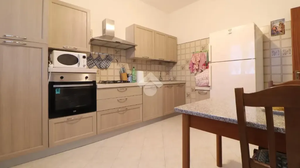 Cucina - Rear-Facing Apartment with Balcony in Mantua