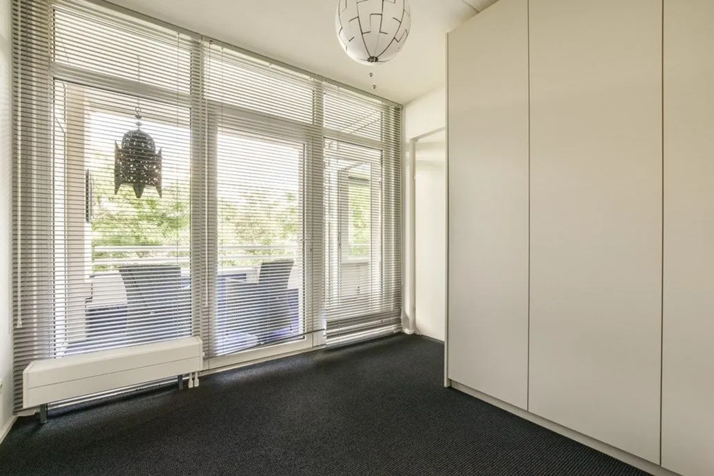 Kabinet - Semi-Detached House with Courtyard in Den Haag