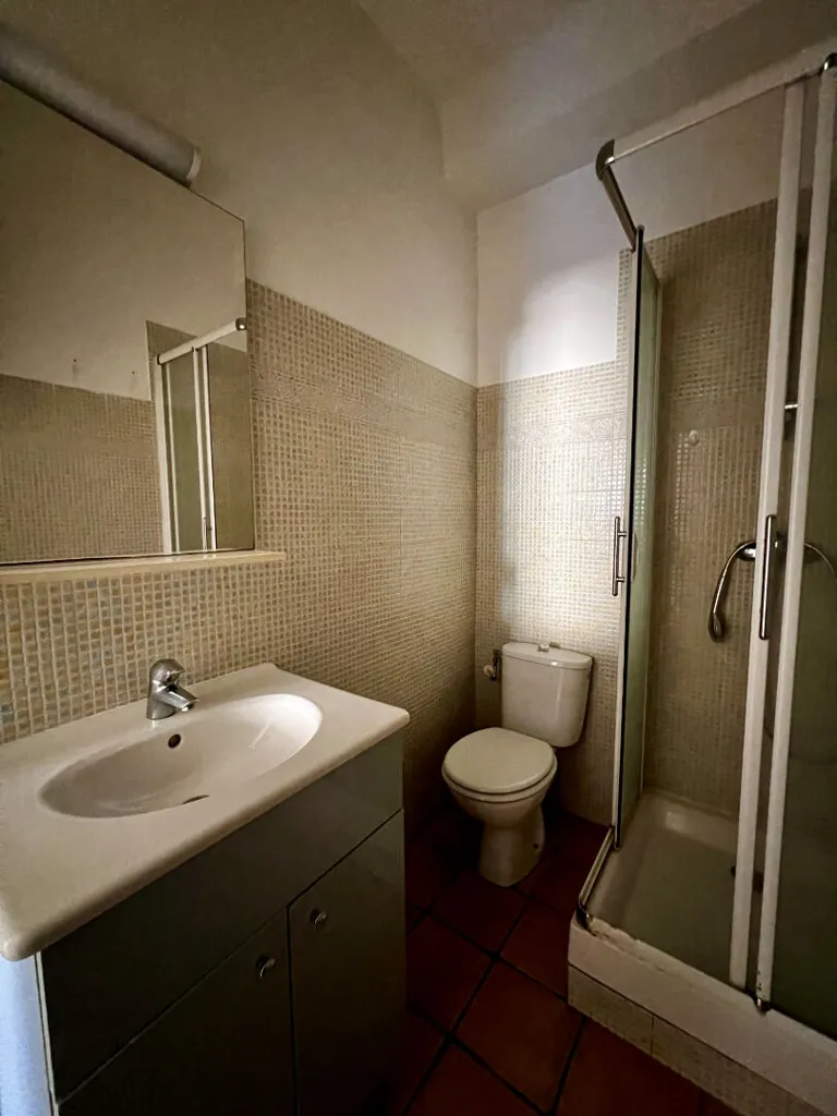 Salles de bain - Appartement 2 Pièces au Cœur de Carcès