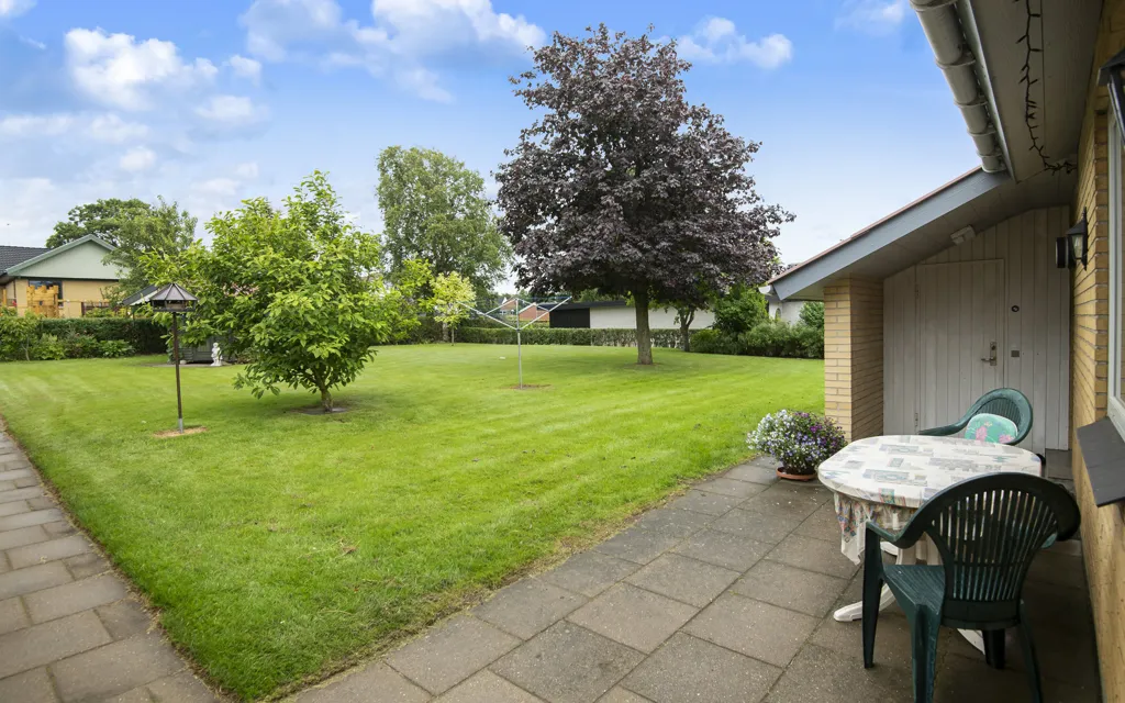 Jardin - Villa with Garden in Østervrå