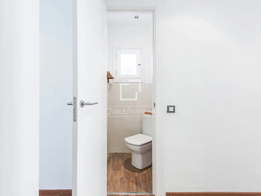 Salles de bain - Bright Apartment with Terrace in Barcelona