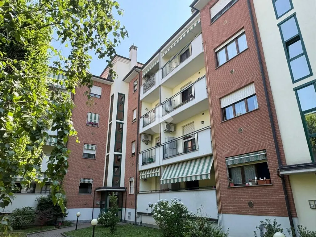 Esterno - Appartamento con balcone in zona tranquilla a Gallarate