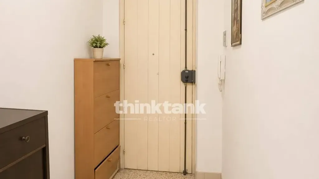 Esik - Significant Apartment with Balcony in Catania
