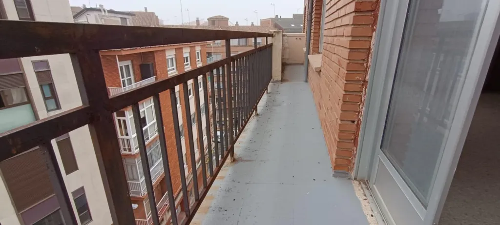 Balcone - Flat for Renovation with Balcony in Zamora