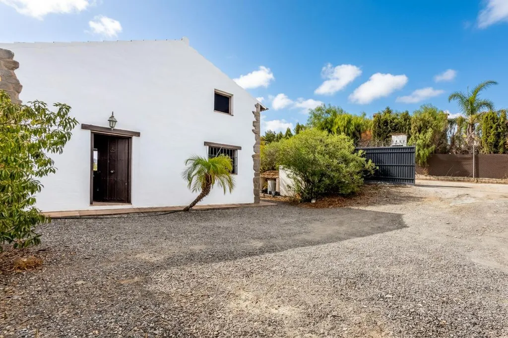 Exterior - Feature-Rich Finca with Views in Coín