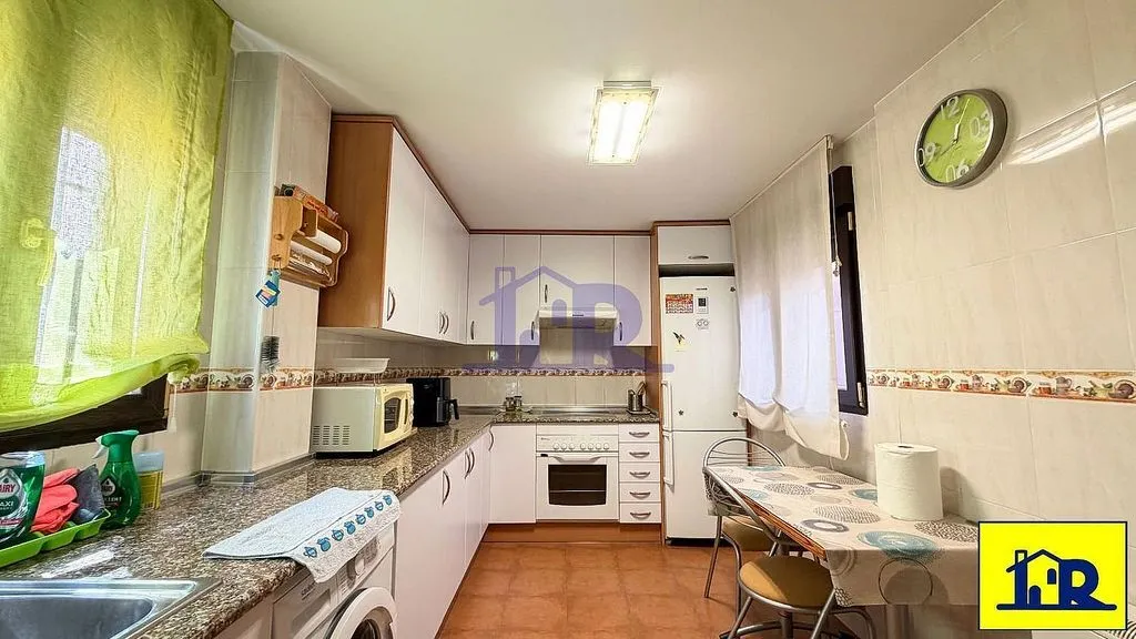 Kitchen - Duplex with University Proximity in San Antón, Cuenca