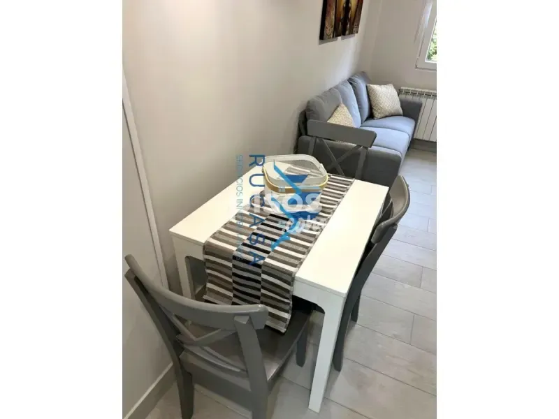 Salle à manger - Student-Friendly Flat near Santander Universities