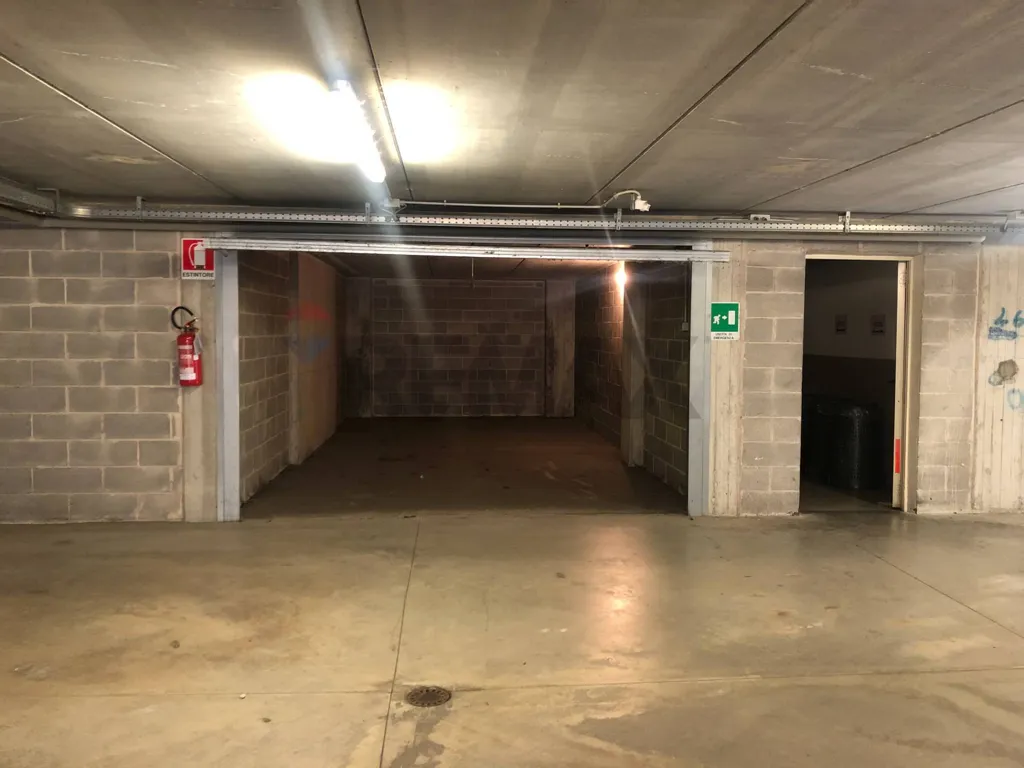 Garage - 44 m² Garage in Segrate