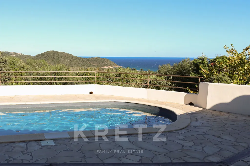 Piscine - Villa avec Piscine et Vue Mer à Pinarello