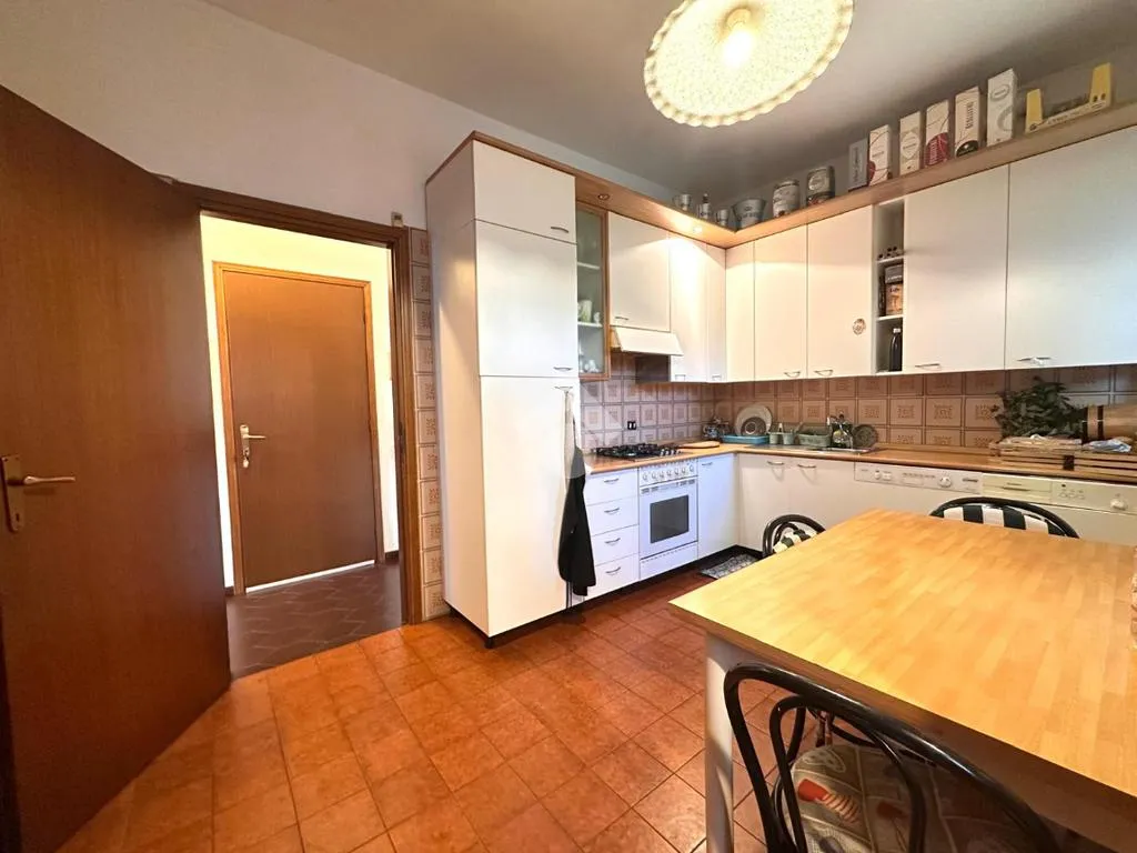 Cuisine - First-Floor Apartment with Private Porch in Mozzo