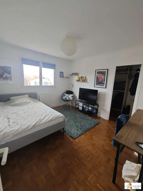 Chambres - Maison Luxueuse avec Jardin à Pontault-Combault
