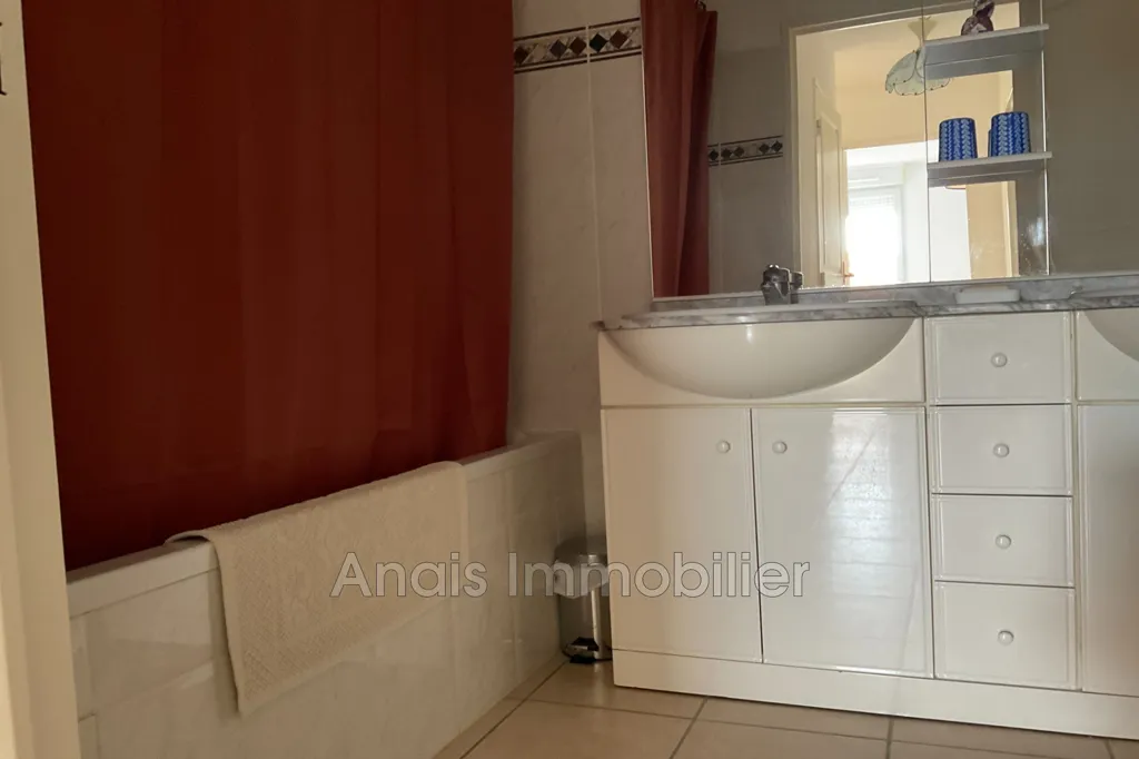 Vannitoad - 4-Bedroom Apartment with Terrace in Cogolin