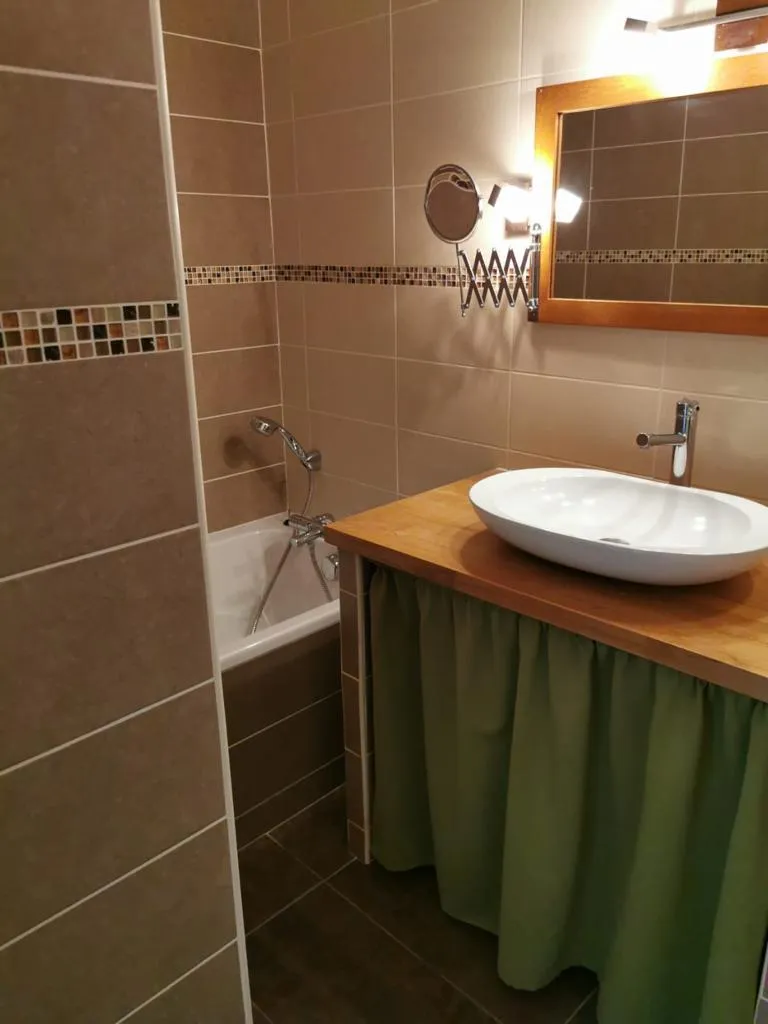 Vannitoad - Spacious T5 Apartment with Balcony in Compiegne