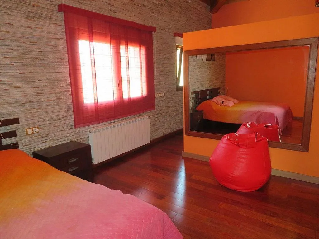 Magamistoad - Rustic Chalet with Pool in Poblets