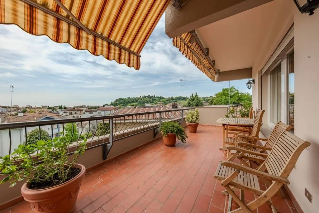 Terrass - Luxury Penthouse with 4-Directional Views in Conegliano
