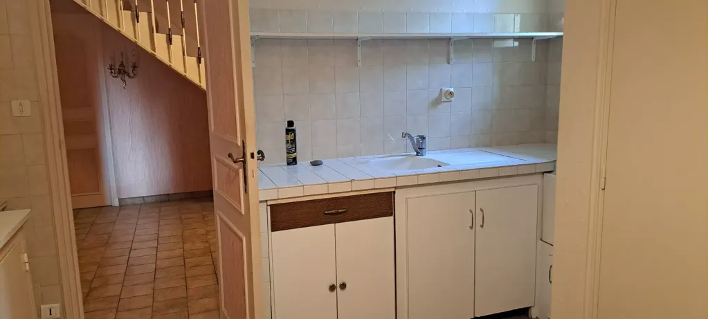 Cuisine - Maison avec Vue Dégagée sur les Hauteurs d'Objat