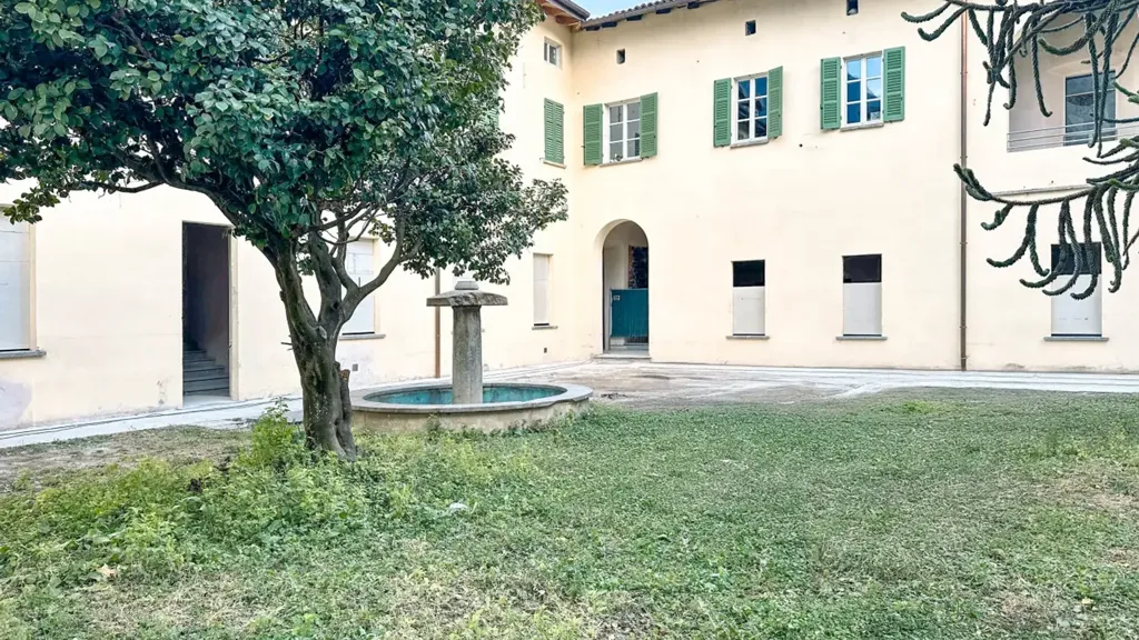 Aed - Rustic Monastery Apartment with Lake View in Cannobio