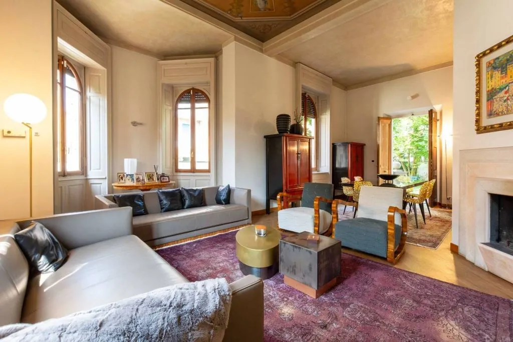 Living Room - 1920s Villa with Garden in Vigevano Centre