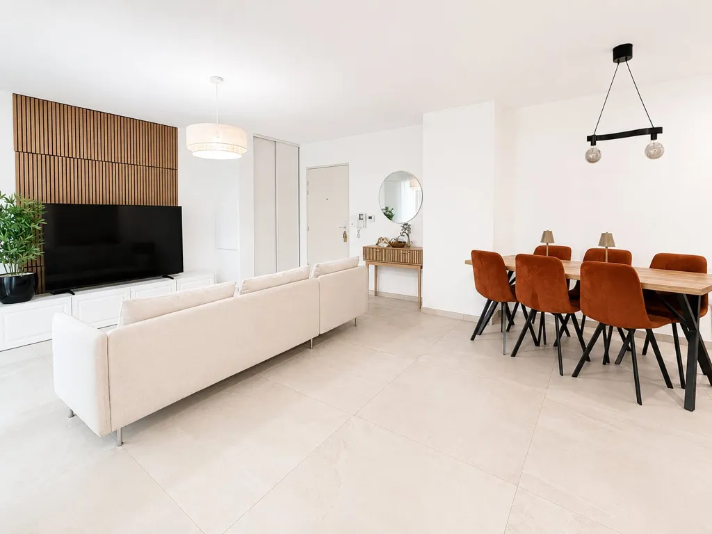 Séjour - Appartement T4 avec Garage à Ollioules