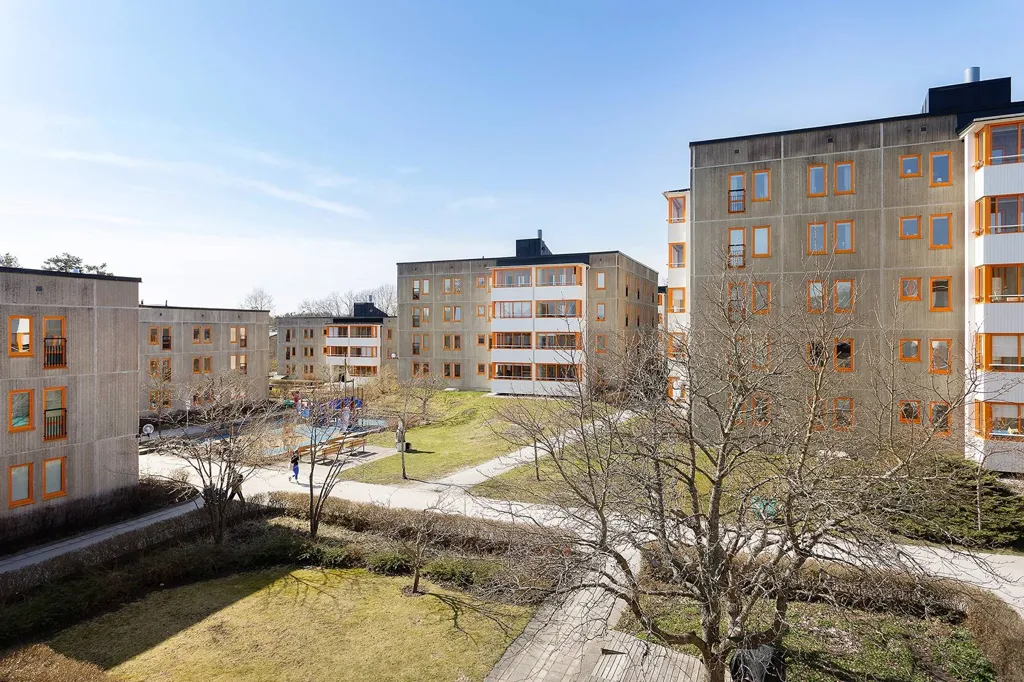 Välivaade - Apartment with South-Facing Balcony in Västra Orminge