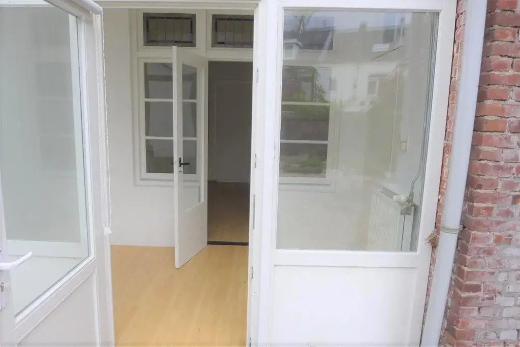 Esik - Student Room with Shared Facilities in Maastricht