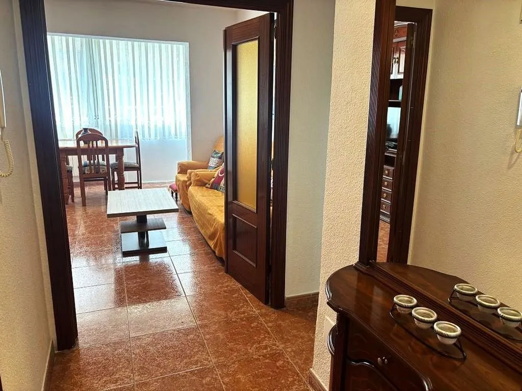 Ingresso - Two-Bedroom Flat with Metro Access in San Lorenzo