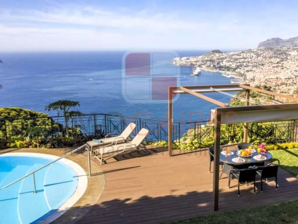Piscine - Luxury Villa with Panoramic Views in Funchal
