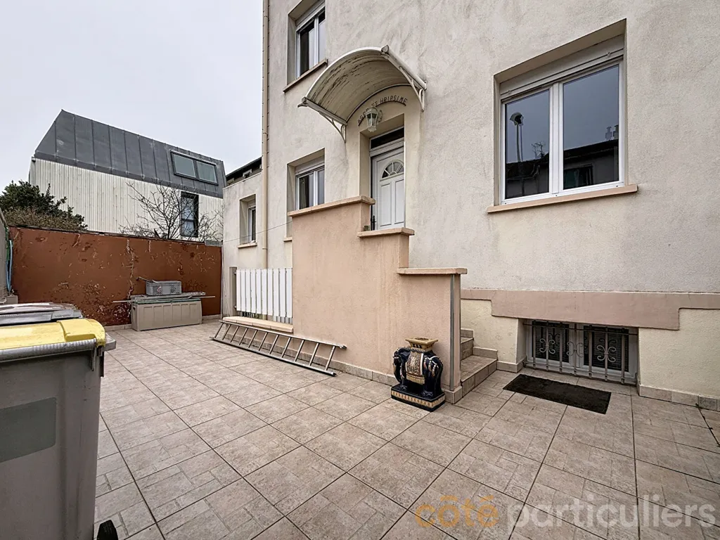 5-toaline maja asukohas Issy-les-Moulineaux