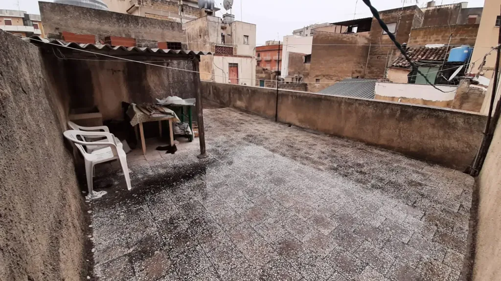 Terrasse - Independent House for Renovation in Castelvetrano