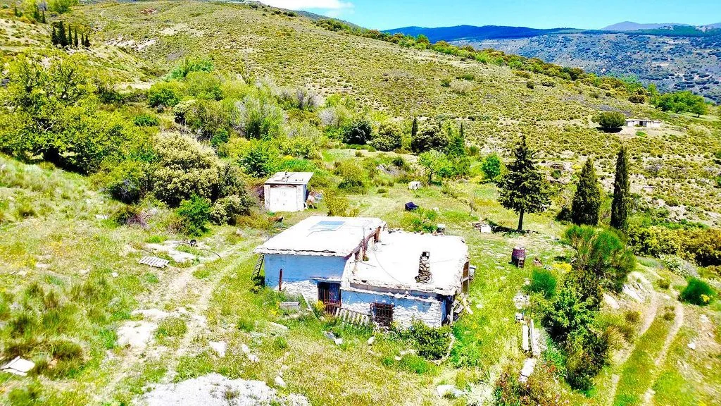 Õhuvaade - Rustic Finca with Water Source in Sierra de Júbar