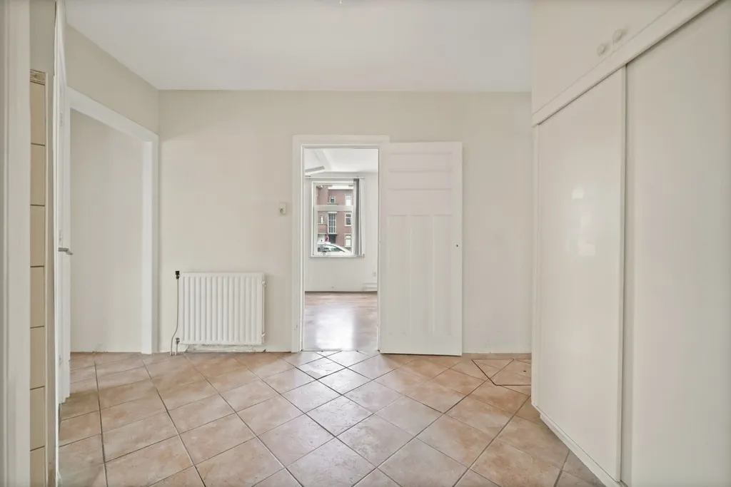 Esik - Spacious Ground Floor Flat near Rijswijk